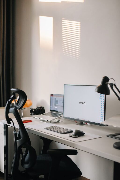 Consejos prácticos para organizar un espacio de trabajo en casa eficiente y cómodo