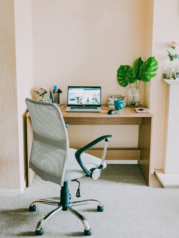 Consejos para organizar un espacio de trabajo en casa eficiente y cómodo