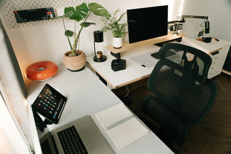 Cómo organizar un espacio de trabajo en casa eficiente y cómodo