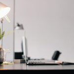 Consejos prácticos para organizar tu espacio de trabajo en casa y mejorar la productividad